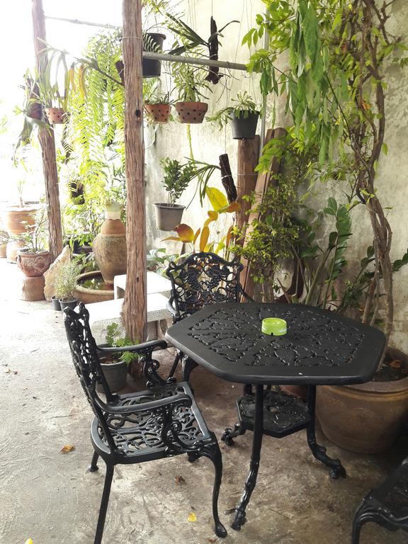 Muang Khon Guest House Накхонситхаммарат Экстерьер фото